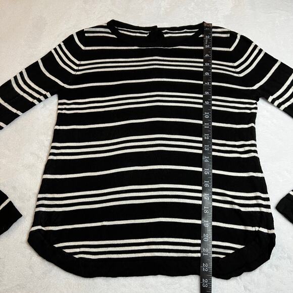 Women's Crewneck Stripe Knit Top Size XS Button Back Lightweight Casual Neutral - Picture 5 of 6